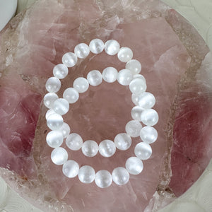 Sleek Selenite Bracelet - High-Quality Beaded Design