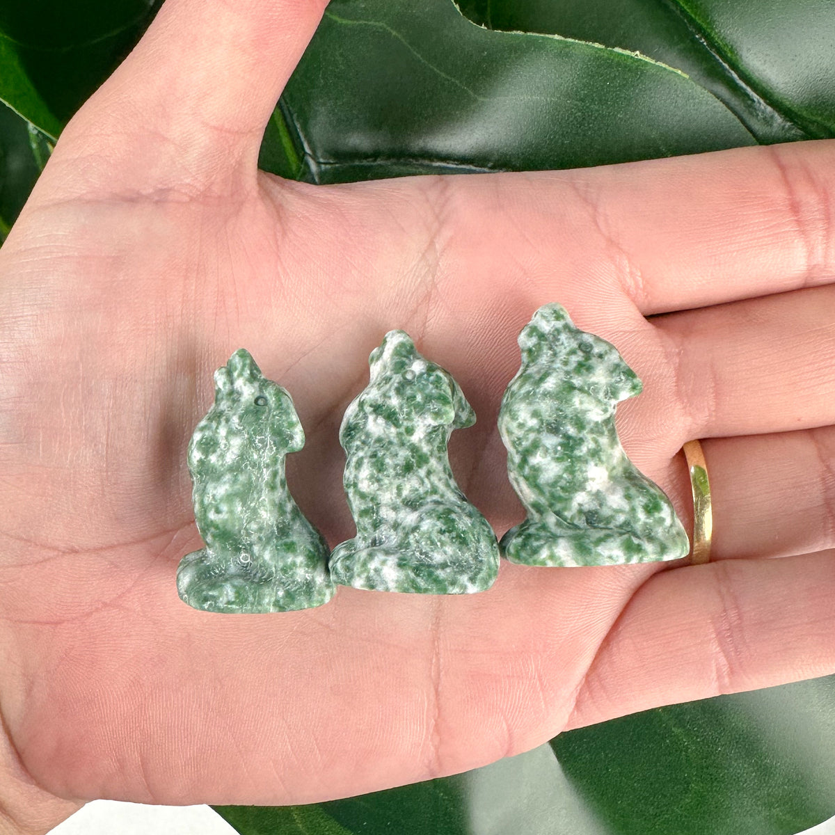 Moss Agate Mini Wolf Carving