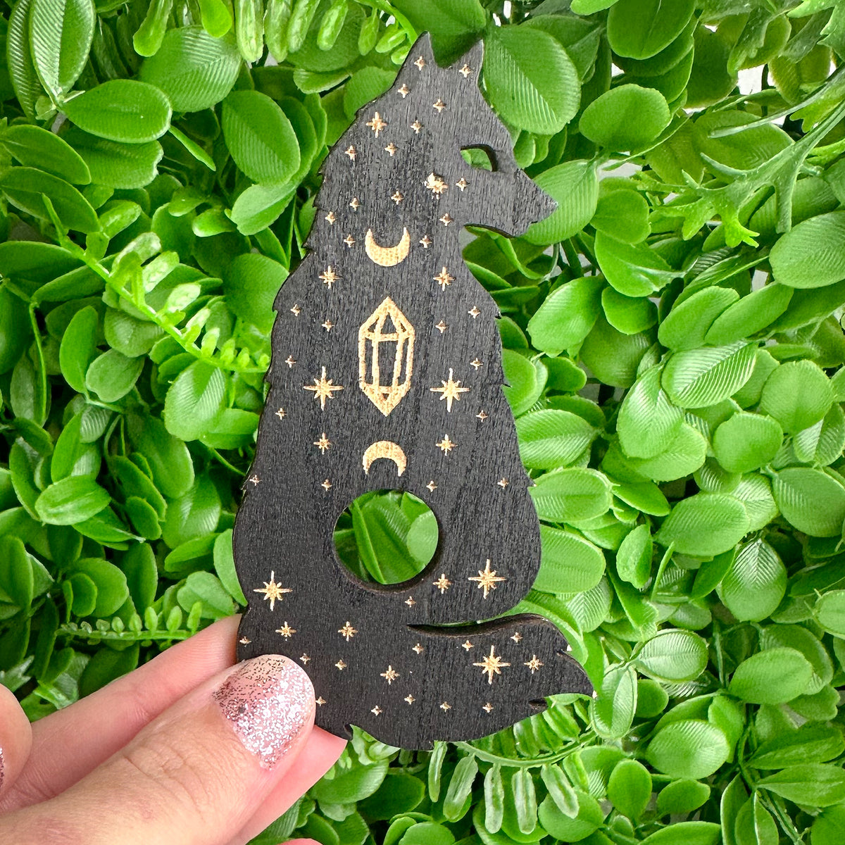 Small Wolf Sphere Holder