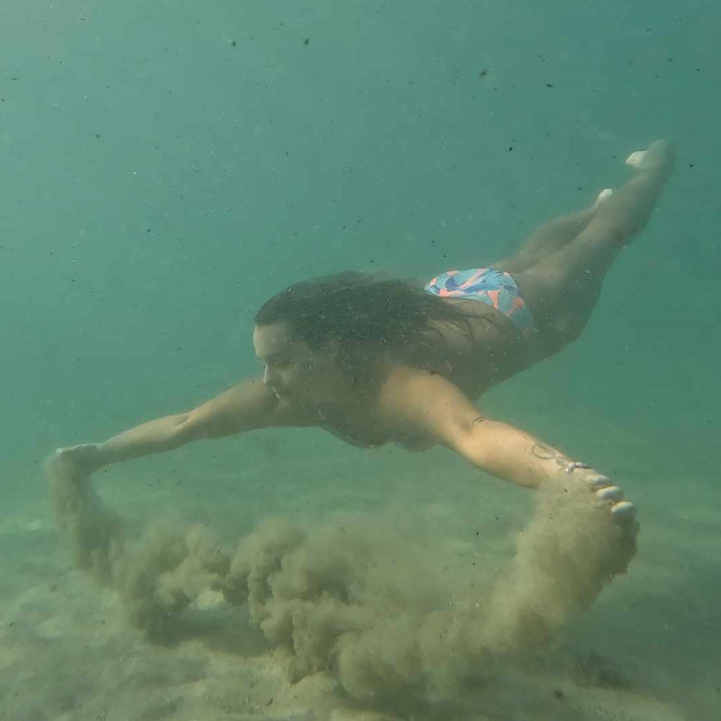 Jess from Everlasting Crystals in the ocean