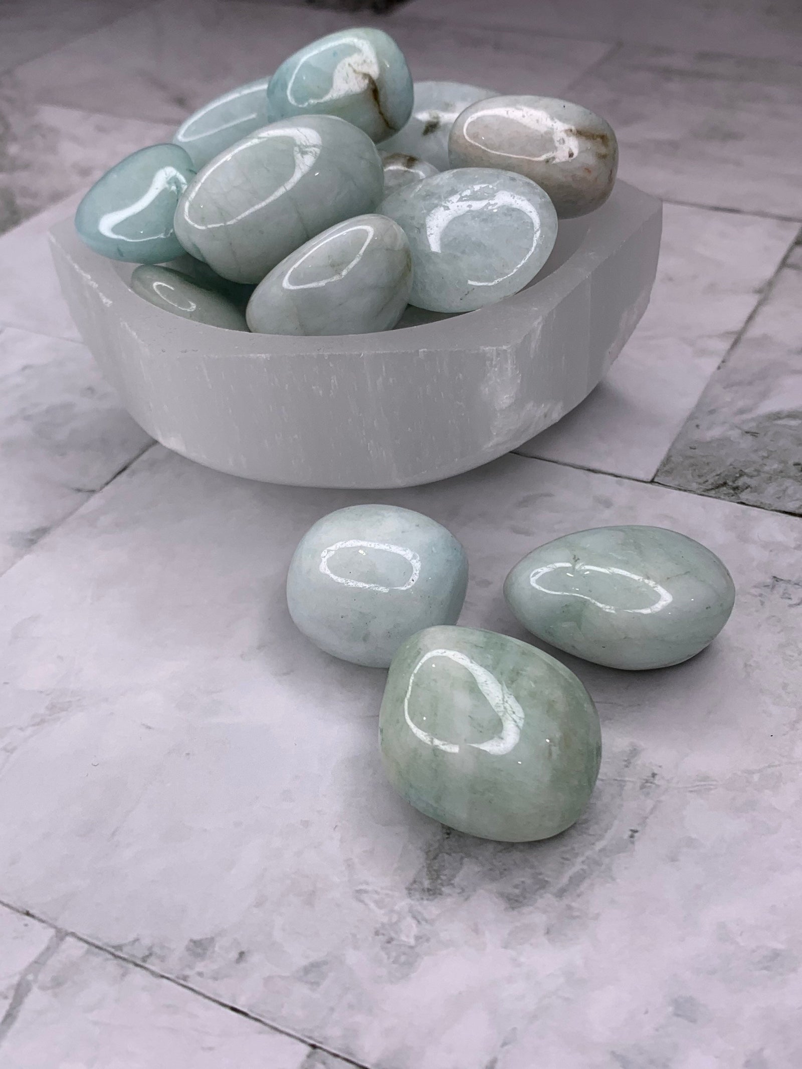 High Quality Aquamarine Tumbled Stone