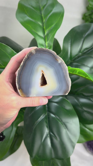 Agate Base Cut Geode | Grounding, Balance & Druzy Crystal Beauty